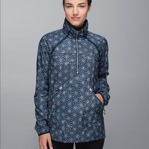 Lululemon 6 Miss Misty Pullover Rain Jacket